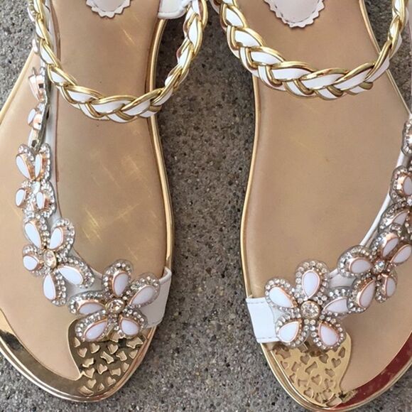 Restock! Atalina Toe Ring White Floral Rhinestone Embellished Woven Gold Sandal - Picture 4 of 8